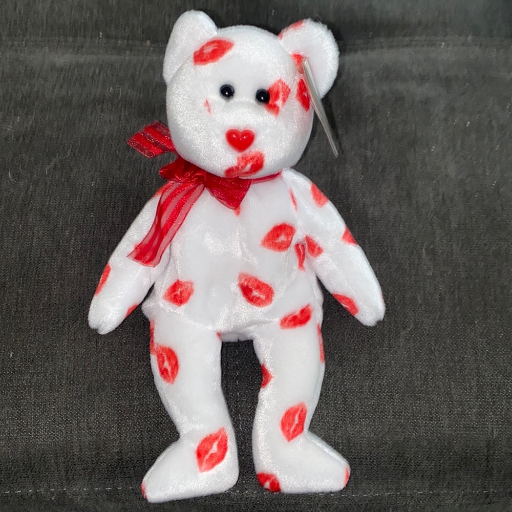 NWT Beanie Baby “Smooch” bear